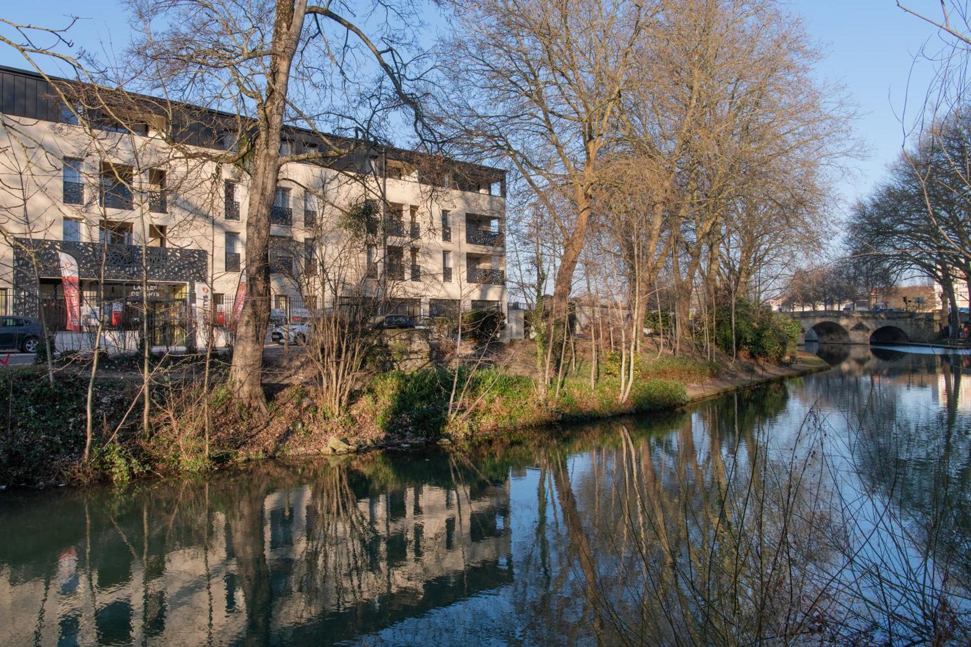 Aparthotel Domitys La Clef Des Arts Châlons-en-Champagne Exterior foto